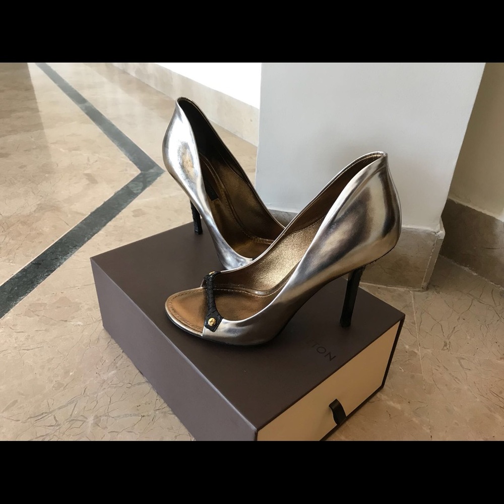 Louis Vuitton snake skin shoes